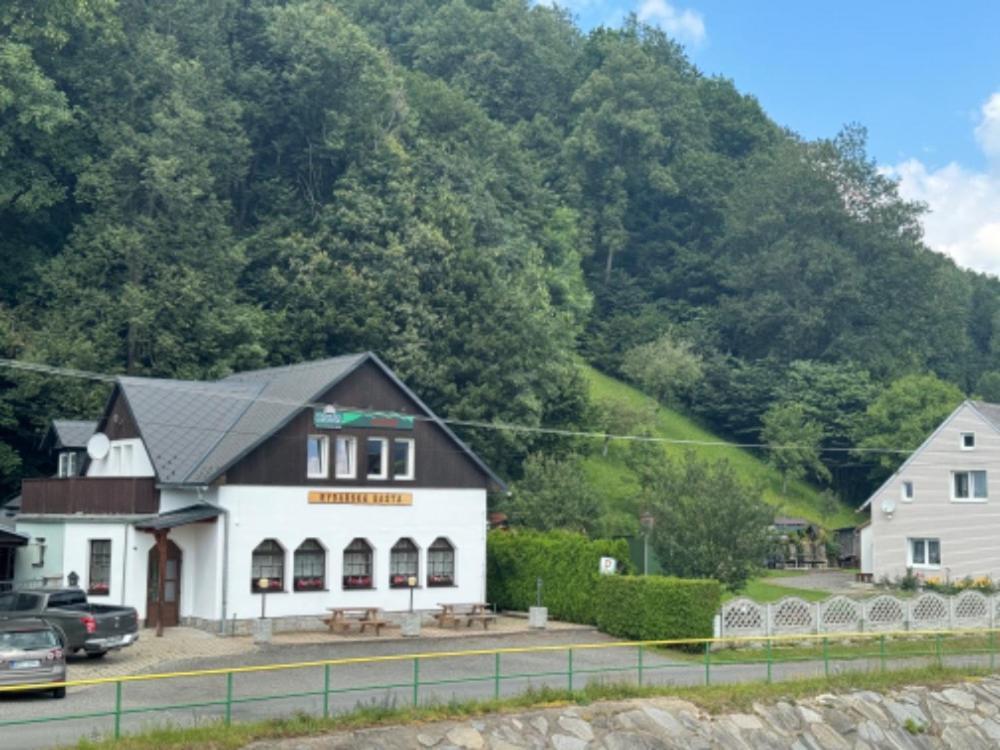 Penzion A Rybarska Basta U Jesetera Jeseník Kültér fotó